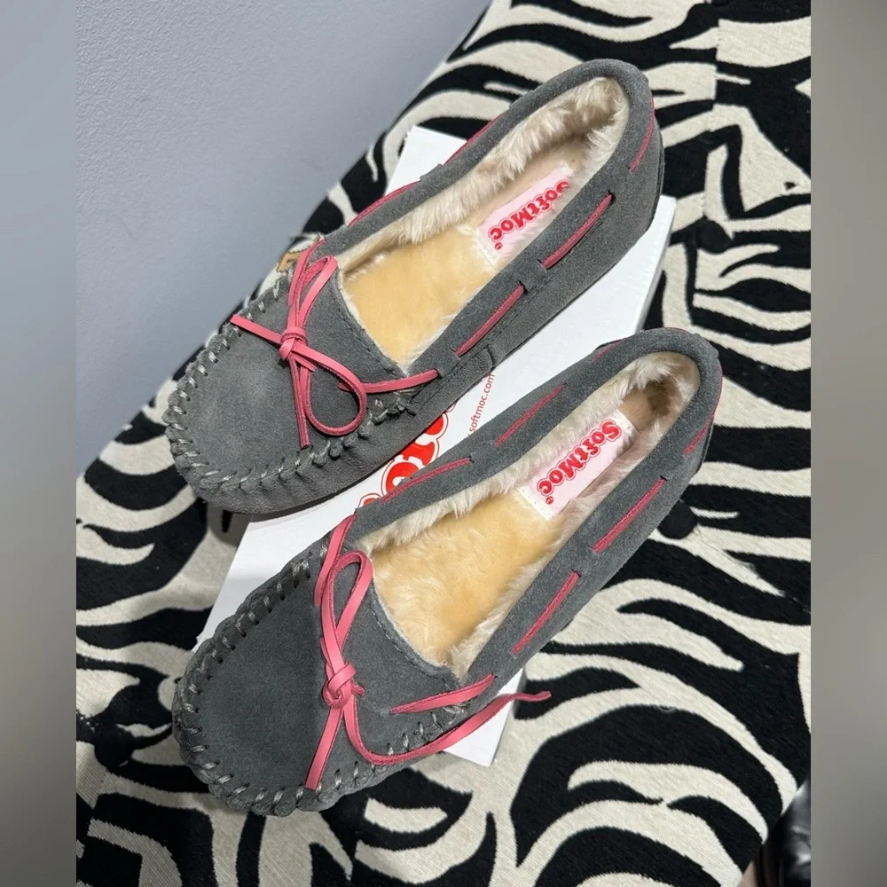 Soft moc moccasins in size 4 in box new never worn . - Picture 2 of 5